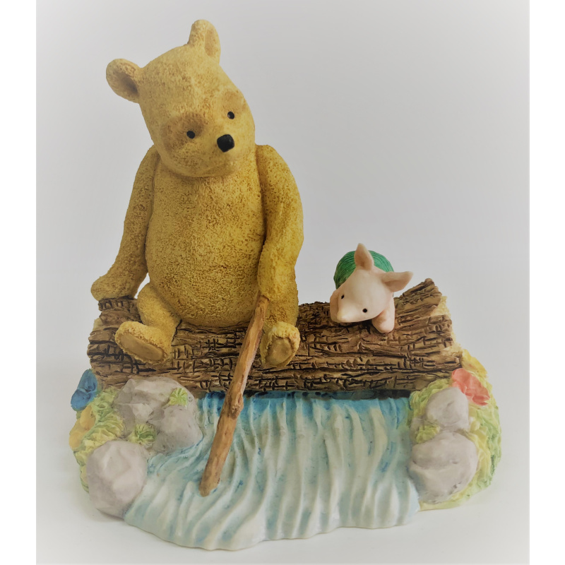 Border Fine Arts Figurine Winnie The Pooh and Piglet Sitting on a Log  Model A0674 with Box
